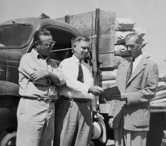 125-photo-Bell-and-son-Lloyd St_BW